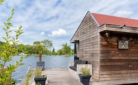 Aangenaam op de Rijn, B&B op een woonboot, inclusief privé sauna